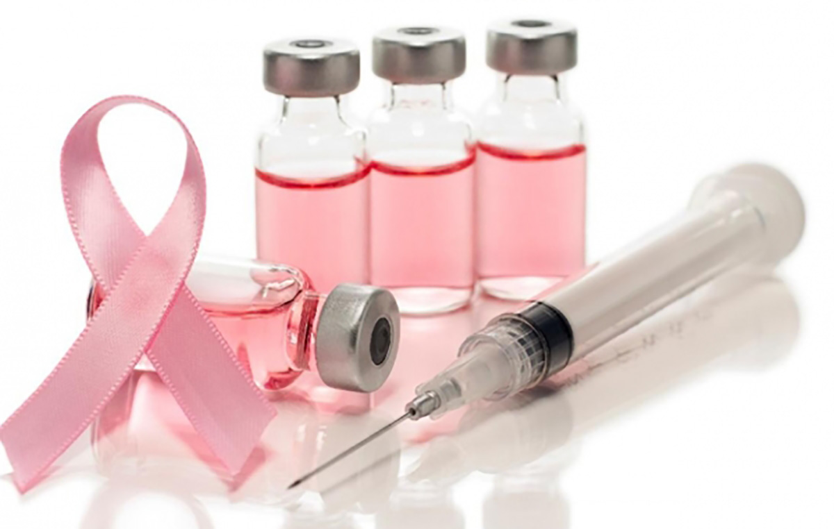 Vacuna detiene cáncer de mama en mujer