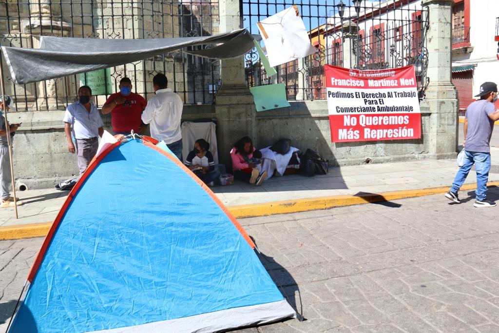 Ambulantes demandan diálogo con nuevo edil; quieren regresar a calles del centro