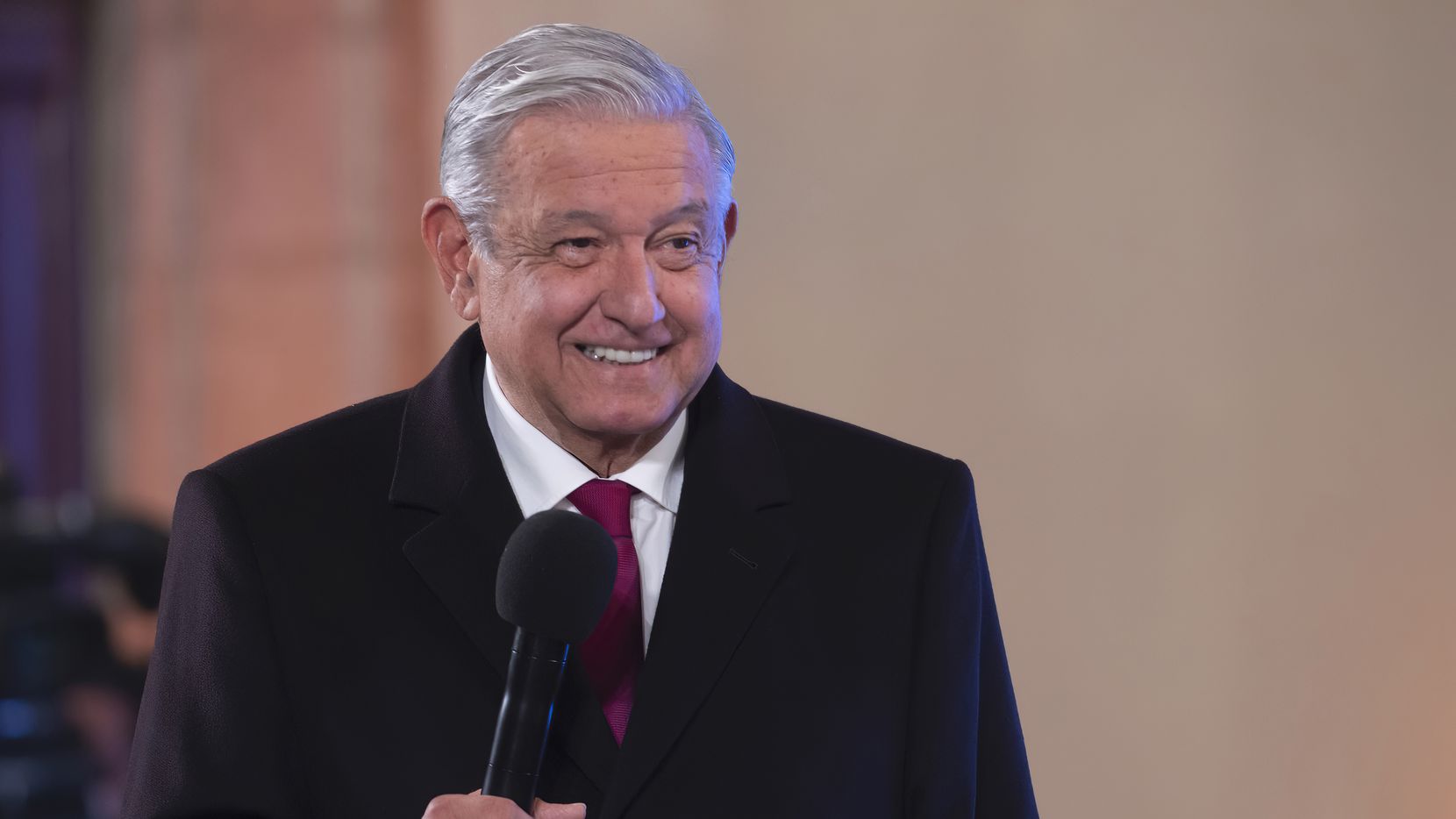 Ingresa el presidente López Obrador al Hospital Central Militar; le practican un cateterismo cardiaco