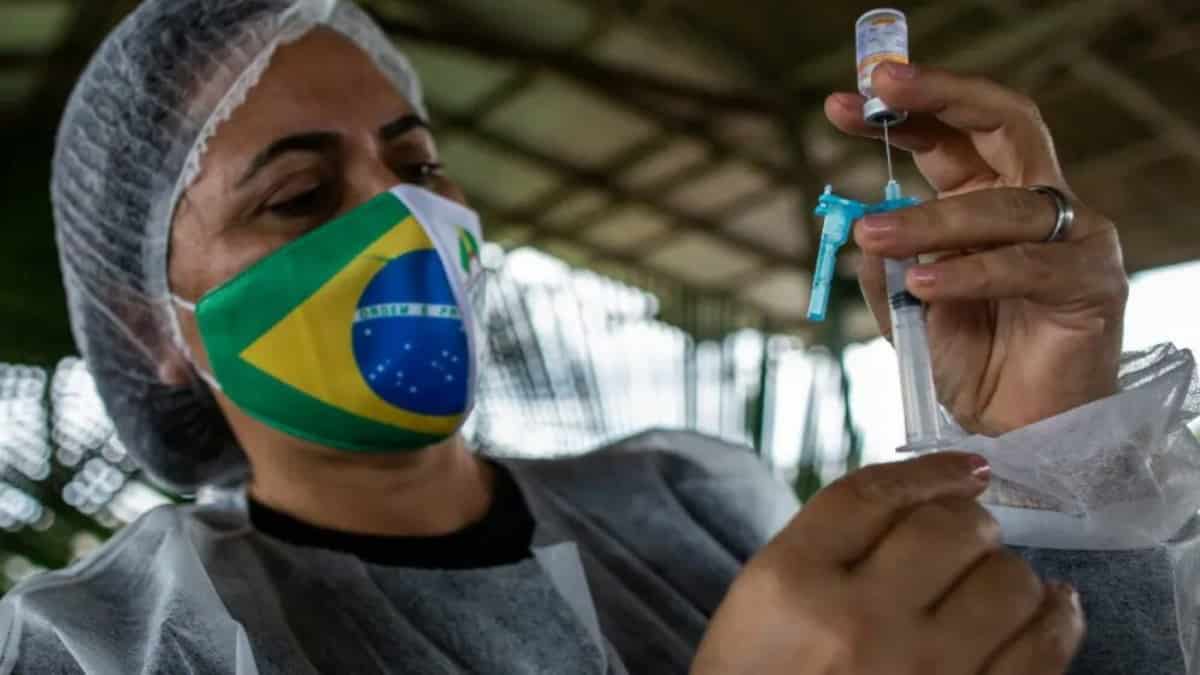 Brasil inicia vacunación anticovid de niños de 5 a 11 años
