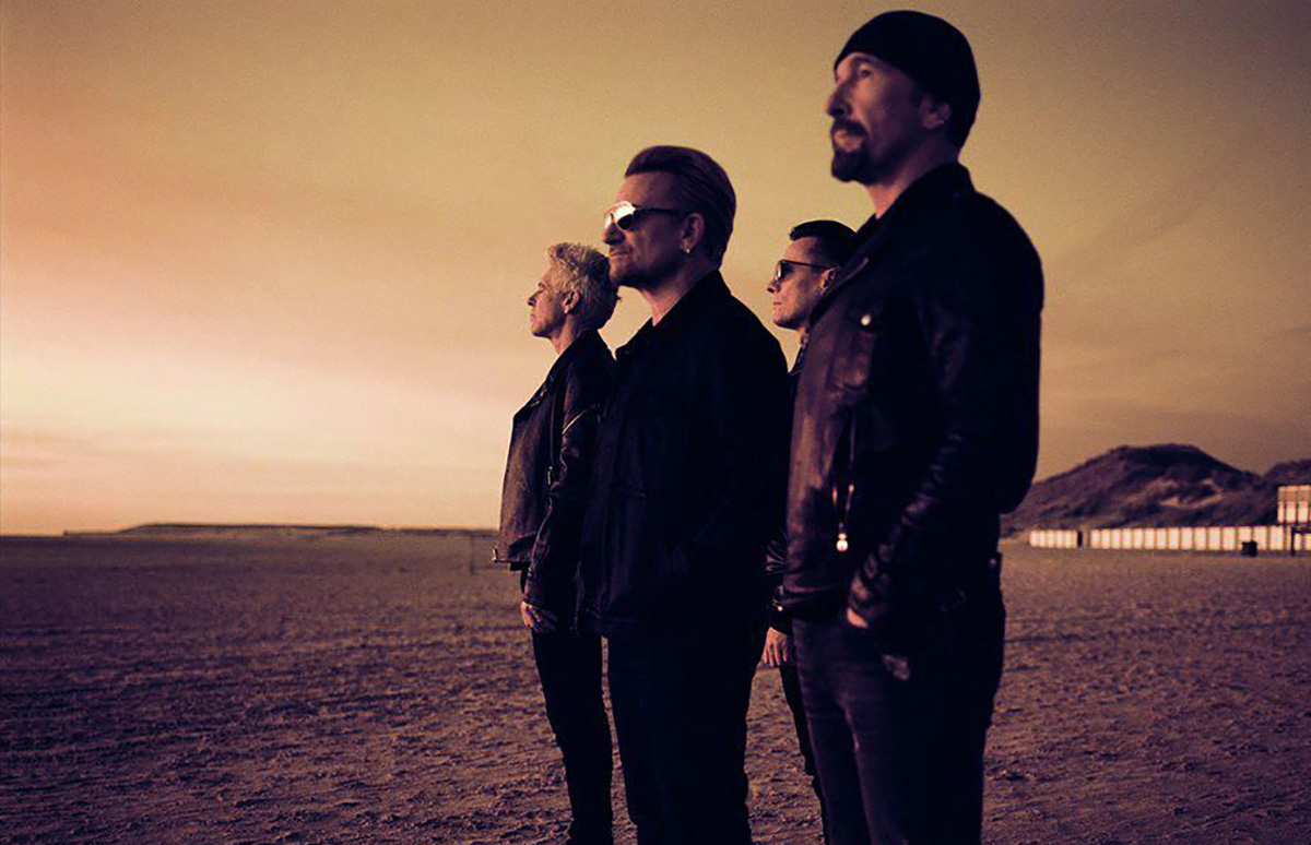 U2 rinde homenaje a víctimas del ‘Sunday Bloody Sunday’
