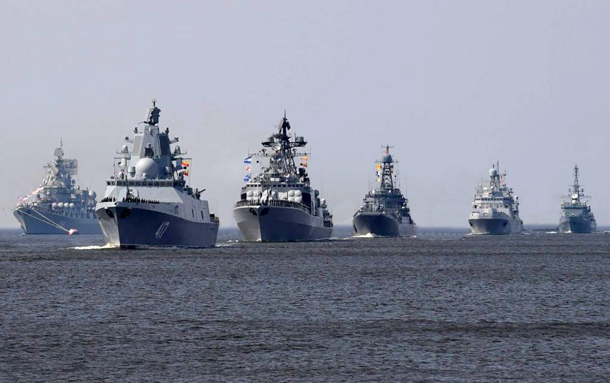 Rusia realiza ejercicios navales; despliega buques de guerra