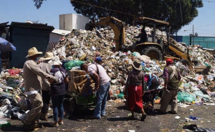 Por toneladas de basura, crisis sanitaria amenaza a la capital oaxaqueña