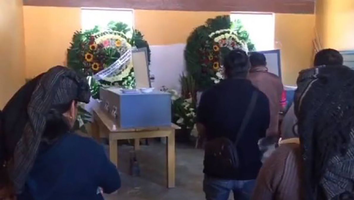 #EnTiempoReal – Llegan a Tepuxtepec los cuerpos de los tres indígenas mixes asesinados en Arizona