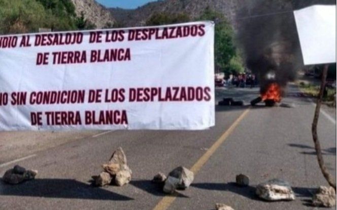 ▶ Integrantes del MULTI protestan en la Mixteca y en esta capital para exigir el retorno de desplazados