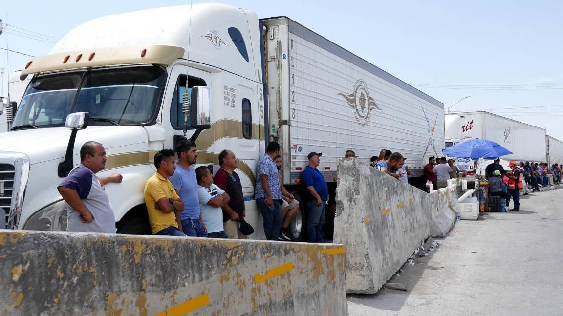 ▶ Inspecciones de seguridad detienen comercio en la frontera Texas-México