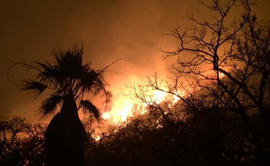 ▶ Sin control incendio en San Josè Tenango; cumple seis días