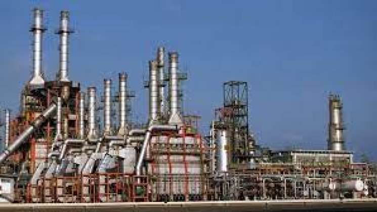 ▶ Anuncia AMLO nueva inversión en la coquizadora para combustoleo en Salina Cruz