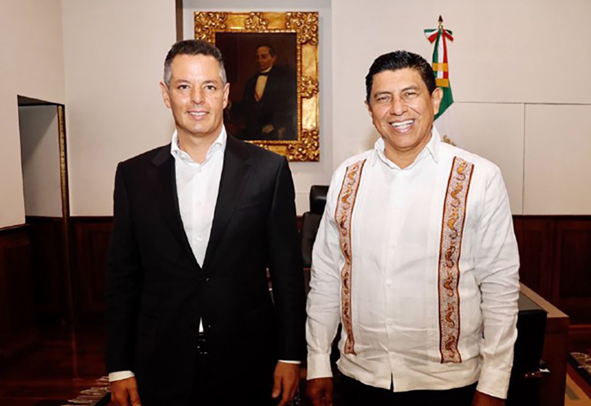 Se reúne el gobernador Alejandro Murat con Salomón Jara, gobernador electo