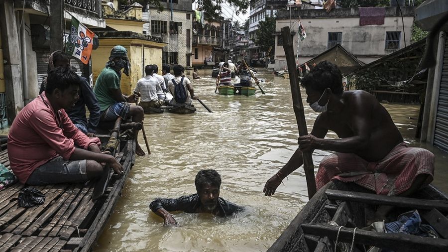 Dejan tormentas eléctricas decenas de muertos en la India