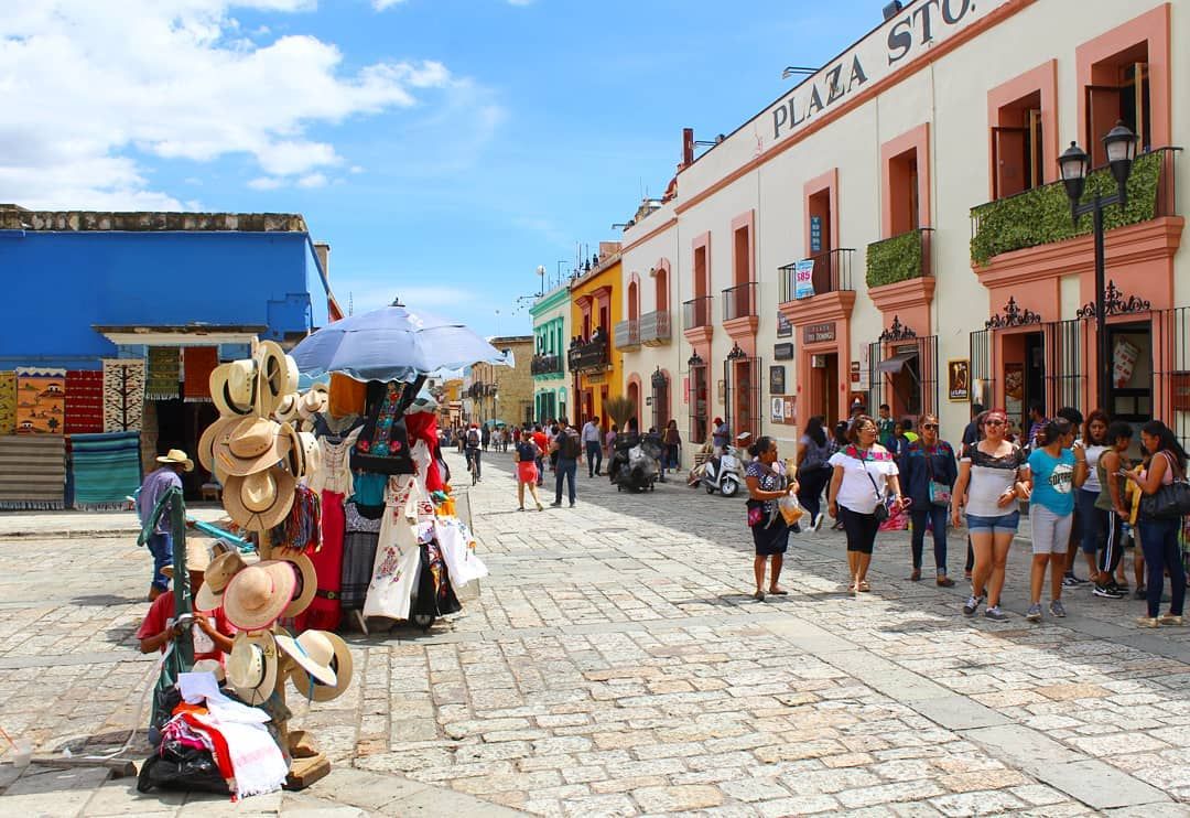 ▶ Aumenta derrama económica en el sector turístico; alienta Guelaguetza afluencia de visitantes