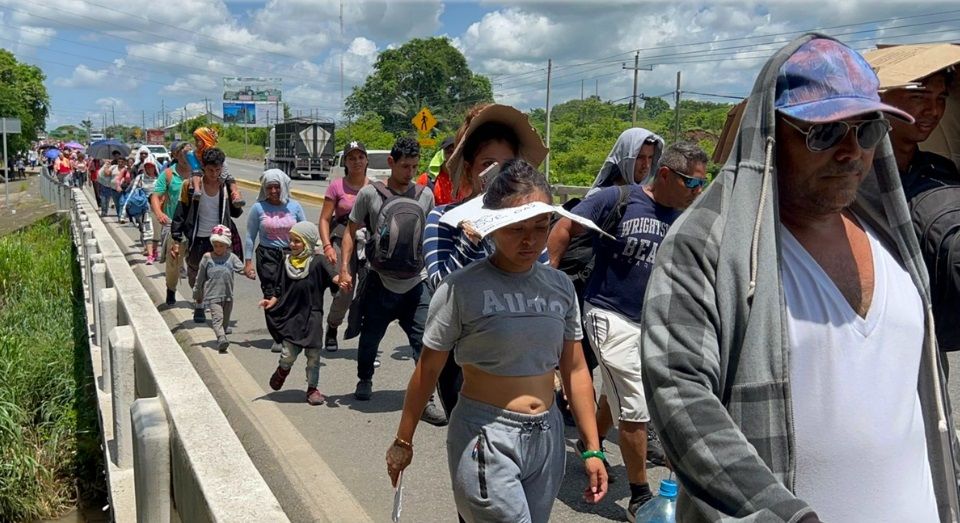 Sale nueva caravana de migrantes de Tapachula hacia Huixtla, Chiapas