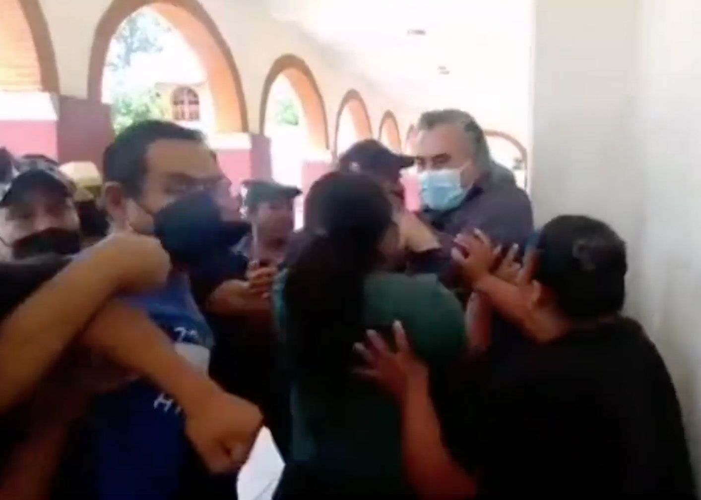 ▶ Denuncian por violencia al presidente municipal de Santiago Chazumba