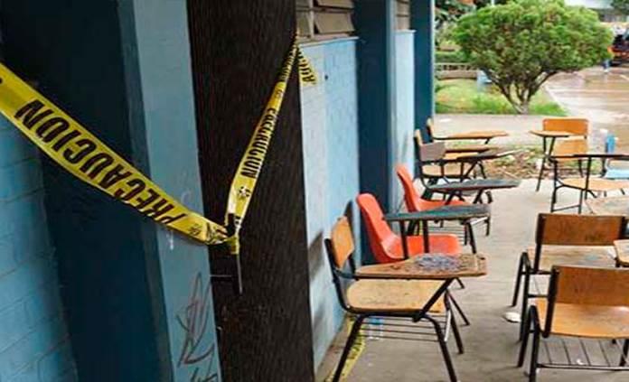 ▶ Sin dinero para reparar más de mil escuelas dañadas por los sismos de 2017 y el huracán Agatha, en Oaxaca