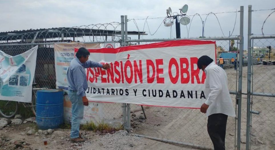 Ejidatarios ponen sellos de suspensión en carretera de Ecatepec al AIFA