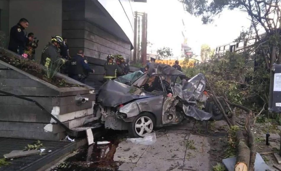 Sube a 2 muertos el saldo del choque entre camión RTP y autos, en Cuajimalpa