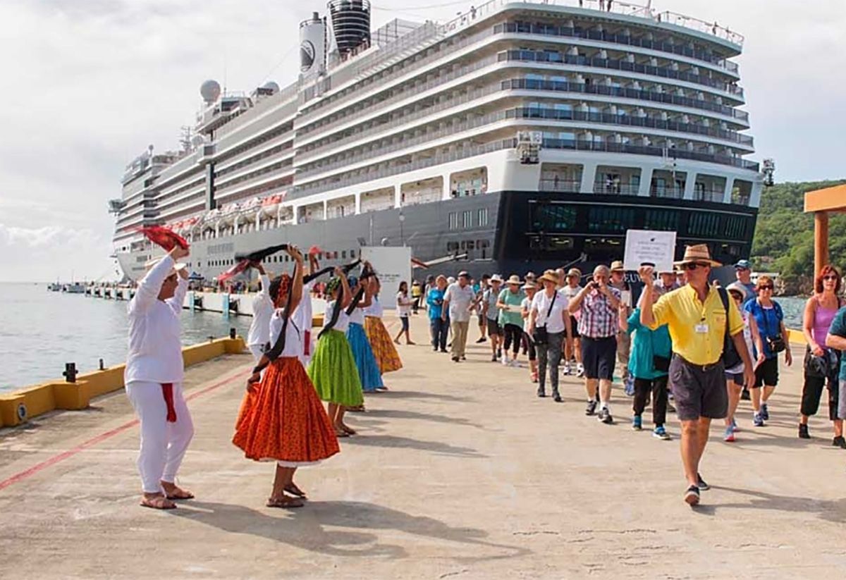 Espera Huatulco recibir más de 30 mil turistas en verano