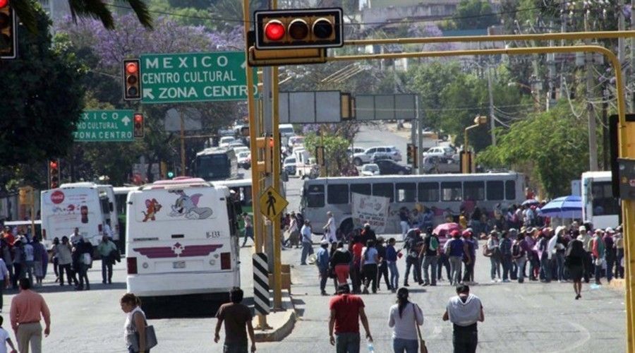 ▶ Realizan organizaciones sociales más de 700 bloqueos este año en Oaxaca