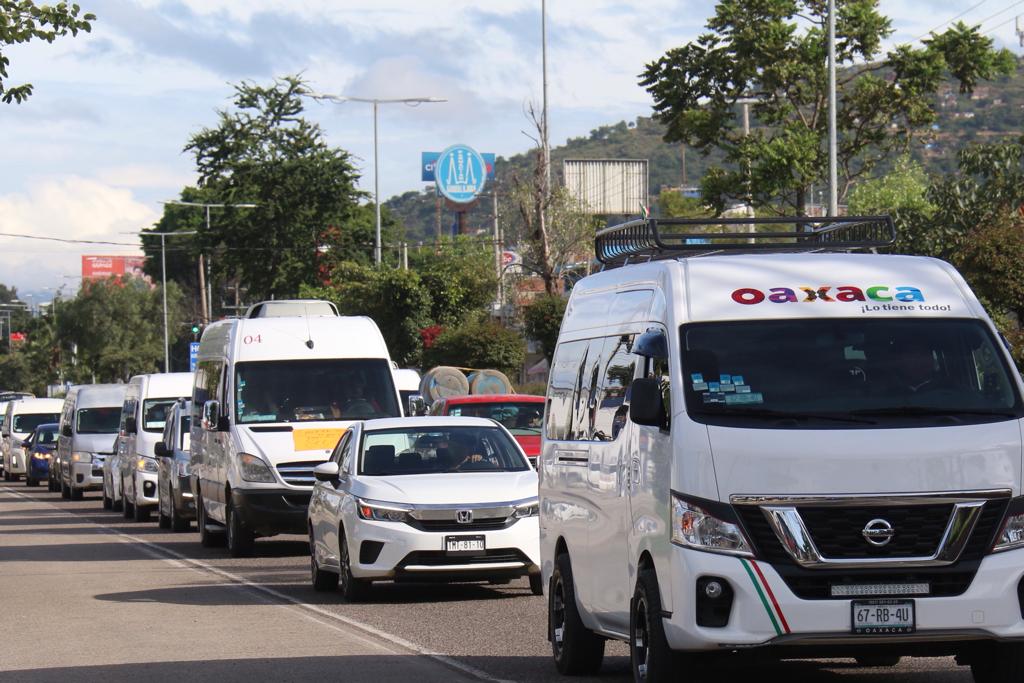 Exigen que ADO y el ayuntamiento no afecten a transportadores turísticos de Oaxaca