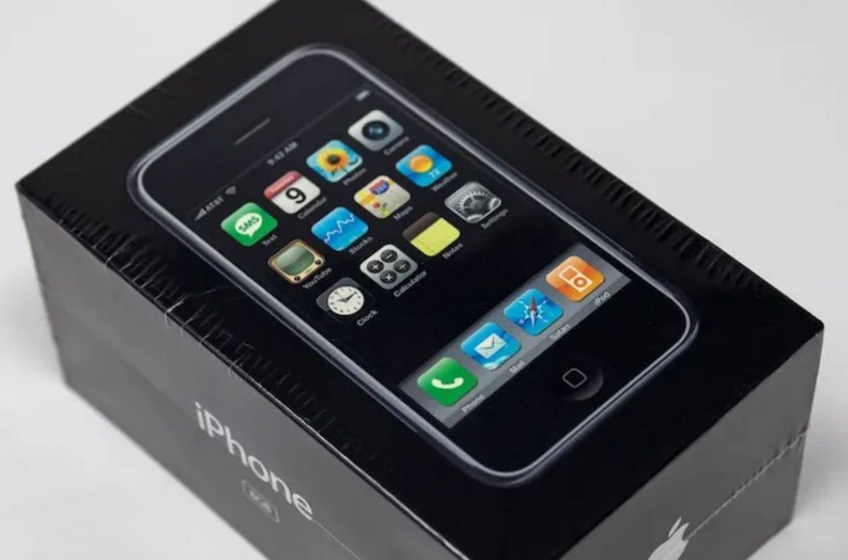¡iPhone intacto! Subastan en casi 40 mil dólares modelo de 2007 sellado de fábrica