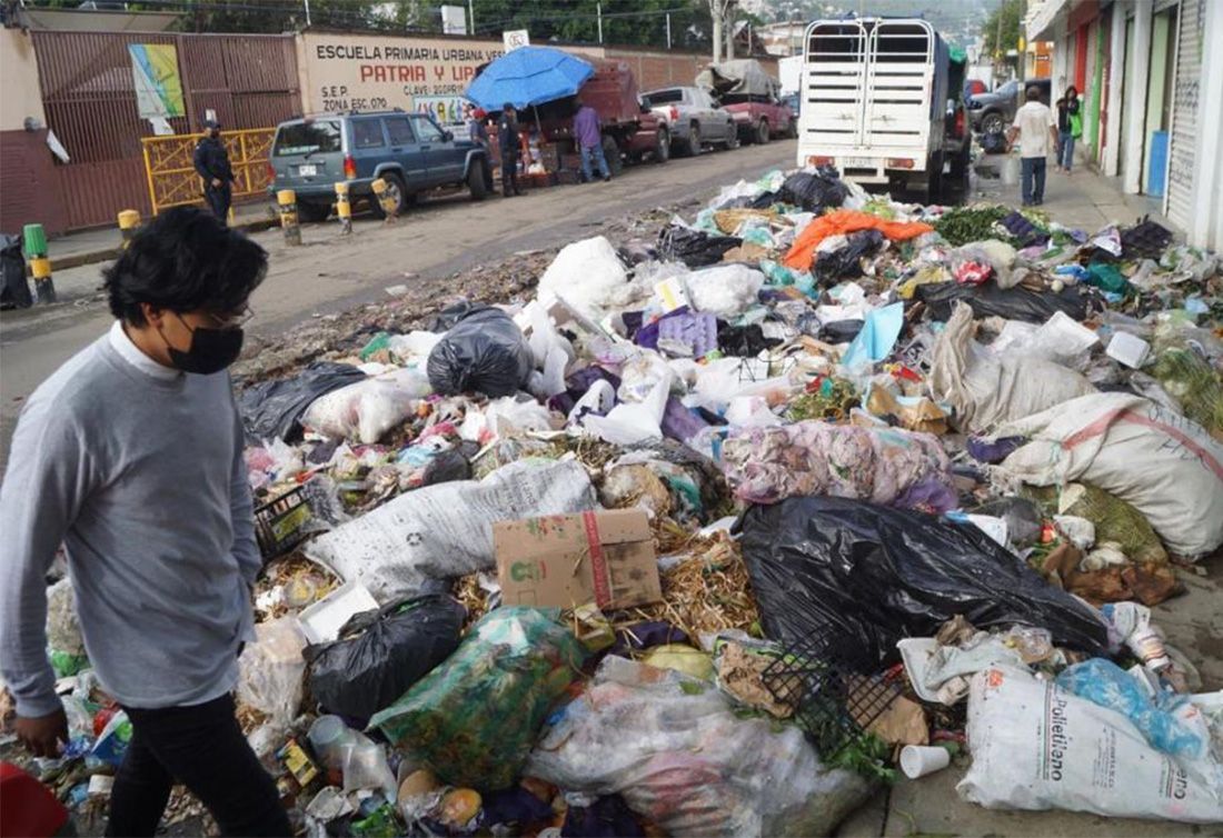 El Ayuntamiento capitalino trabaja contra reloj en la recolección de basura