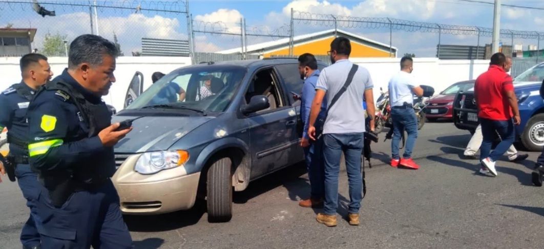 Agentes de investigación y criminales se enfrentan a balazos en Ecatepec