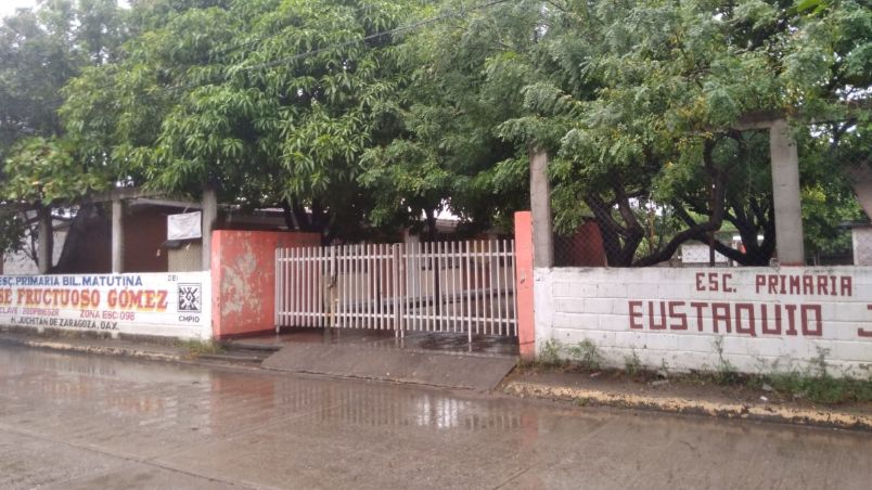 ▶ En Juchitán continuarán suspendidas las clases debido a las fuertes lluvias en la región