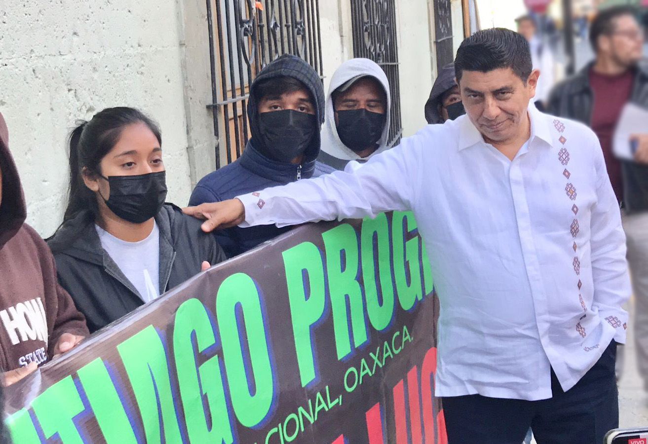 ▶ Ofrece Salomón Jara atención a pobladores de Santiago Progreso