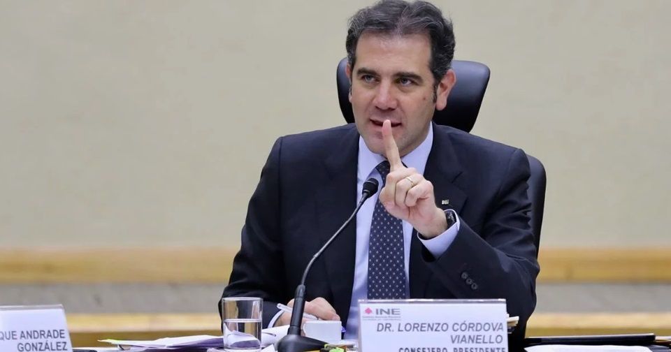 Lorenzo Córdova llama a autoridades electorales a no caer en confrontación ante ataques