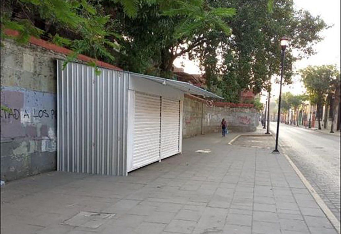Ayuntamiento de Oaxaca reubica a comerciantes en Avenida Independencia; viola decreto de la Unesco ▶