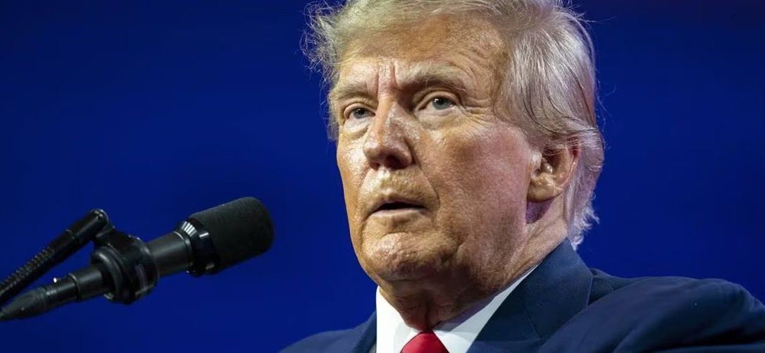 Juez desestima demanda de Trump contra el New York Times y le ordena pagar costos legales