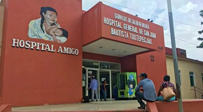 Mujer da a luz en el baño del Hospital General de Tuxtepec