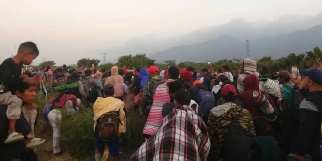 Agreden migrantes a Grupo Beta del INM que otorgaba ayuda humanitaria en la Costa