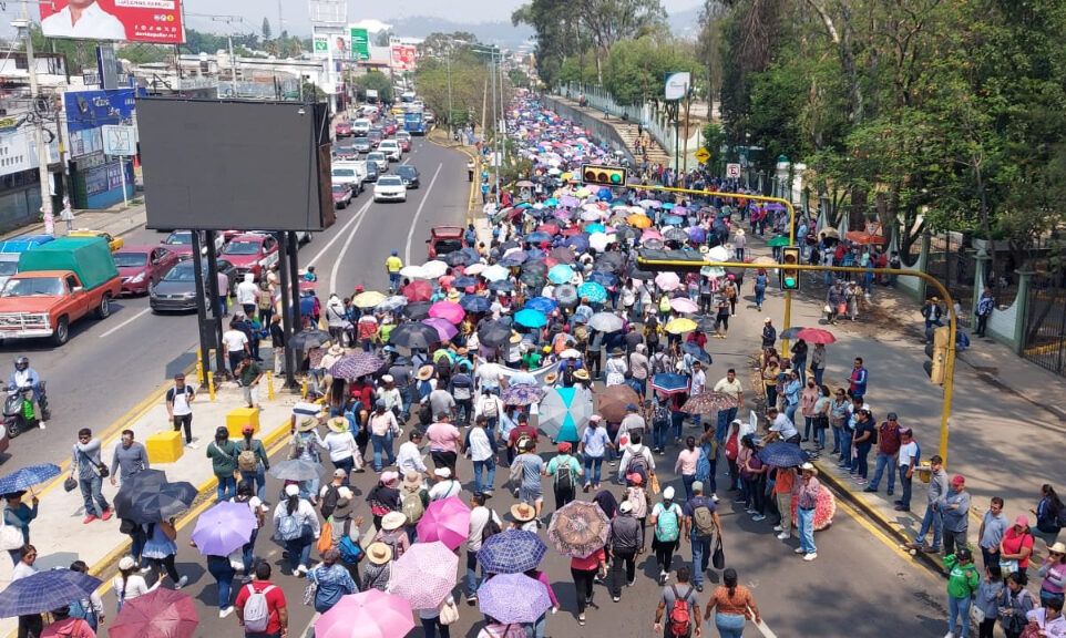 Toma S22 las calles de Oaxaca; exige abrogación total de la reforma educativa