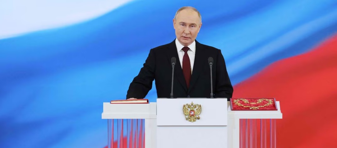 Putin jura su quinto mandato en Rusia y ofrece diálogo a Occidente, aunque defiende nuevo orden mundial Putin jura su quinto mandato en Rusia y ofrece diálogo a Occidente, aunque defiende nuevo orden mundial