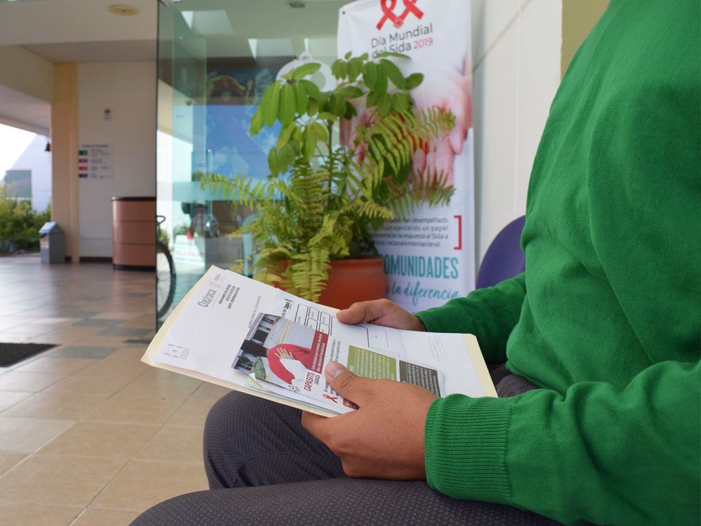 Exigen al gobierno de Oaxaca garantizar atención a personas con VIH; acusan falta de médicos