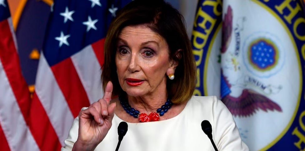 Nancy Pelosi sugiere que Biden debería repensar su candidatura a la reelección