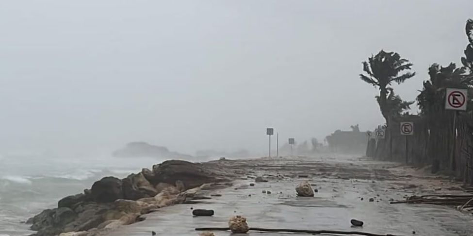 Quintana Roo se mantiene en alerta roja tras la llegada del huracán Beryl en Tulum