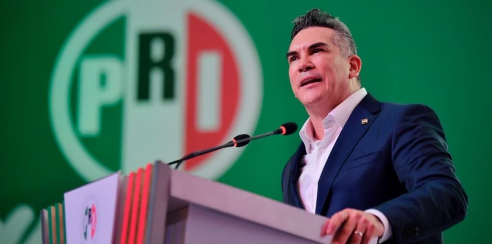 Exgobernadores del PRI exigen salida inmediata de «Alito» Moreno; piden no reelección en la dirigencia