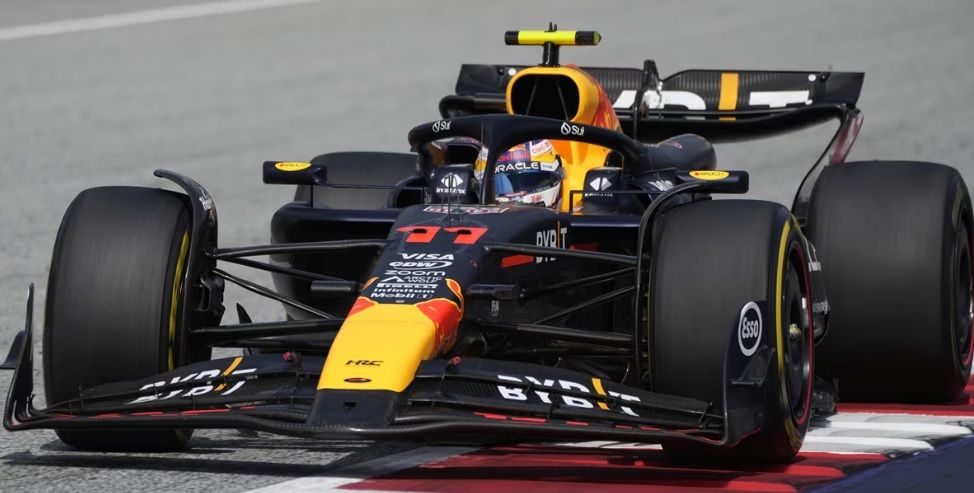 Checo Pérez finaliza tercero en la segunda práctica libre del GP de Gran Bretaña