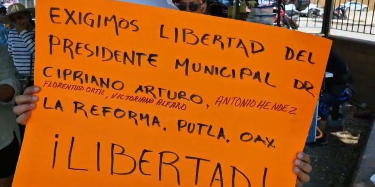 Congreso de Oaxaca suspende ayuntamiento de La Reforma