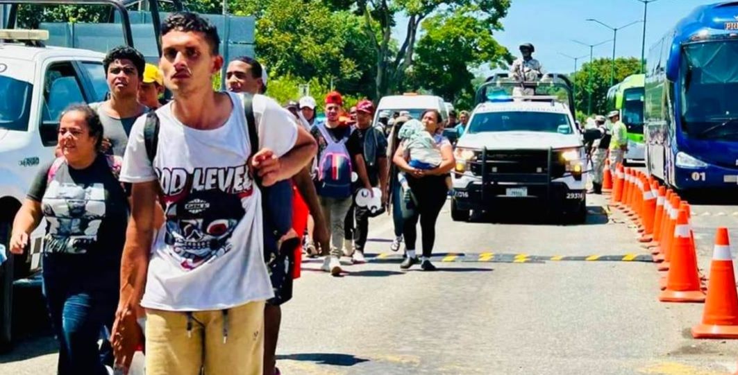 Alertan que ofrecen traslados a la Ciudad de México a cambio de hasta 15 mil pesos a personas migrantes