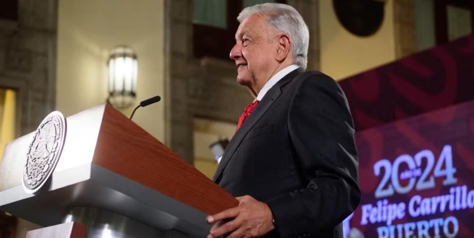 «Podemos resistir un poco más», dice AMLO en el “lunes negro”