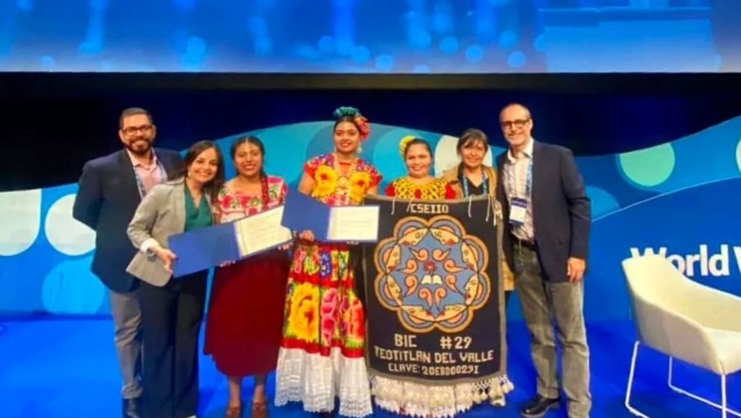 Dos alumnas de bachillerato de Teotitlán ganan Premio Juvenil del Agua por proyecto en Oaxaca