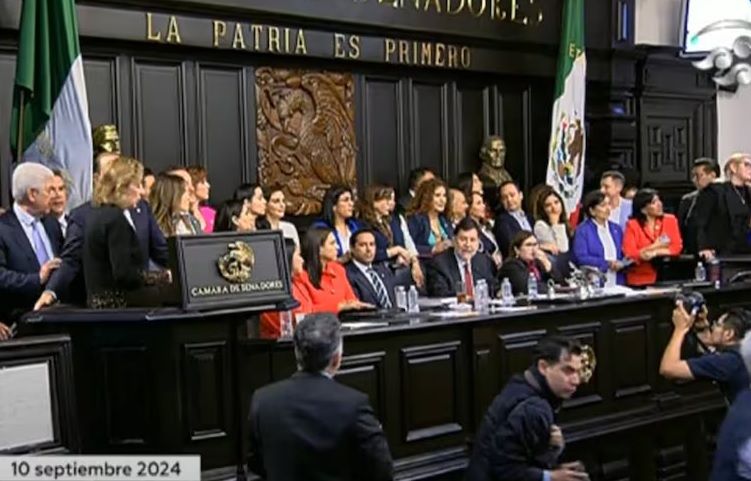 Aplanadora aprueba reforma judicial, con traición de Yunes