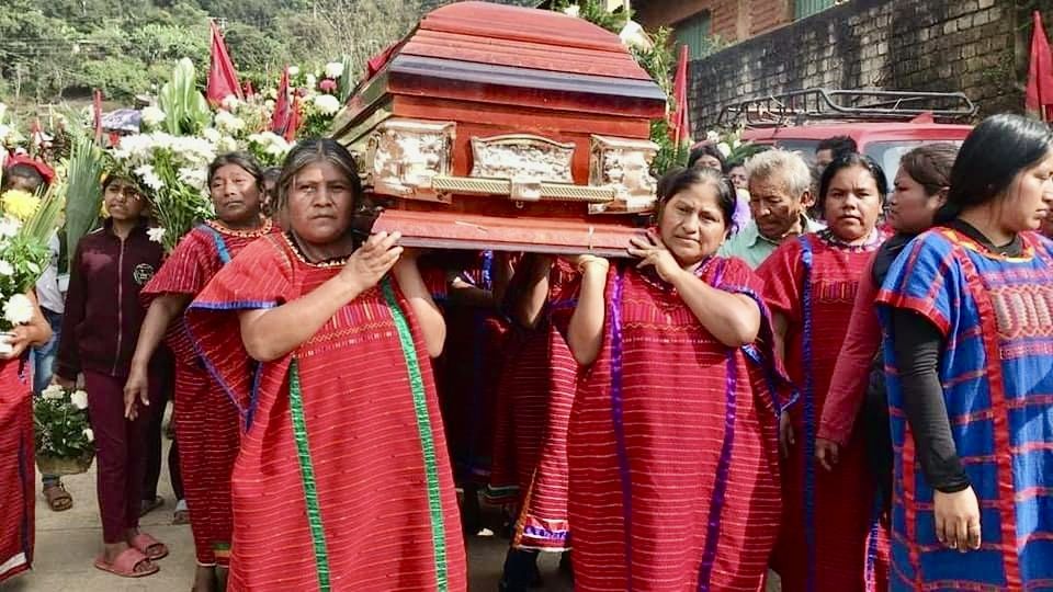 Comunidad triqui de El Rastrojo exige justicia para las hermanas Adriana y Virginia, asesinadas a tiros en Oaxaca capital