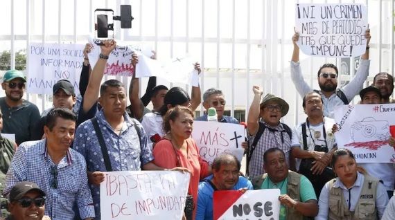 Reporteros de Guerrero exigen justicia por asesinato de 2 periodistas; sostienen que no hay seguridad para ejercer su trabajo Reporteros de Guerrero exigen justicia por asesinato de 2 periodistas; sostienen que no hay seguridad para ejercer su trabajo