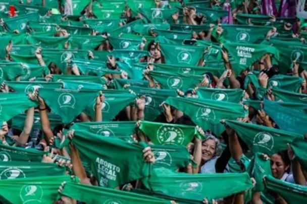 Congreso de CdMx aplaza discusión sobre despenalización total del aborto; activistas convocan a movilizaciones