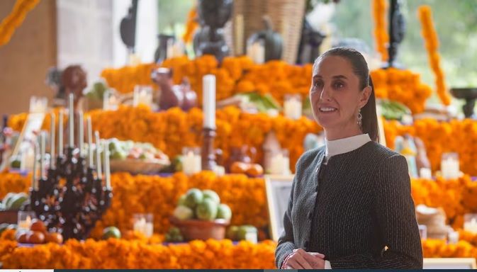 Claudia Sheinbaum comparte ofrenda de Día de Muertos en Palacio Nacional Claudia Sheinbaum comparte ofrenda de Día de Muertos en Palacio Nacional