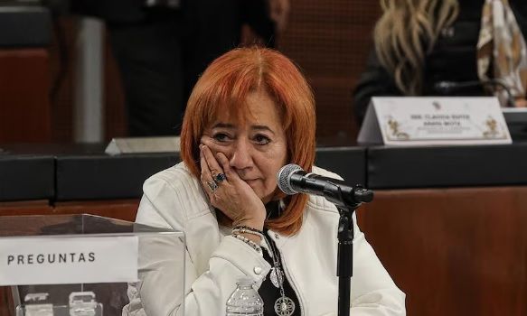 CNDH se lanza contra Sabina Berman por artículo; acusa campaña de “infundios” contra Rosario Piedra